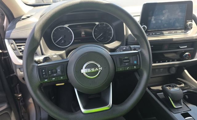 Used 2024 Nissan Rogue SV FWD image 16