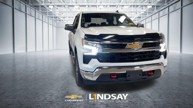 Used 2022 Chevrolet Silverado 1500 LT AWD/4WD image 4