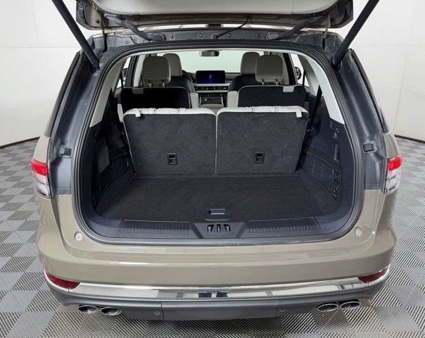 Used 2025 Lincoln Aviator 2WD w/ Equipment Group 101A image 8