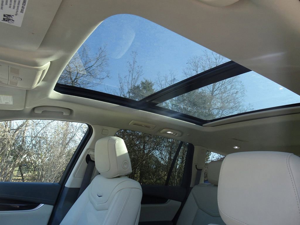 Certified 2024 Cadillac XT6 Premium Luxury image 12