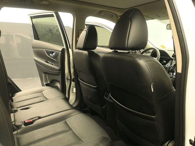 Used 2016 Nissan Rogue SL w/ SL Premium Package image 16