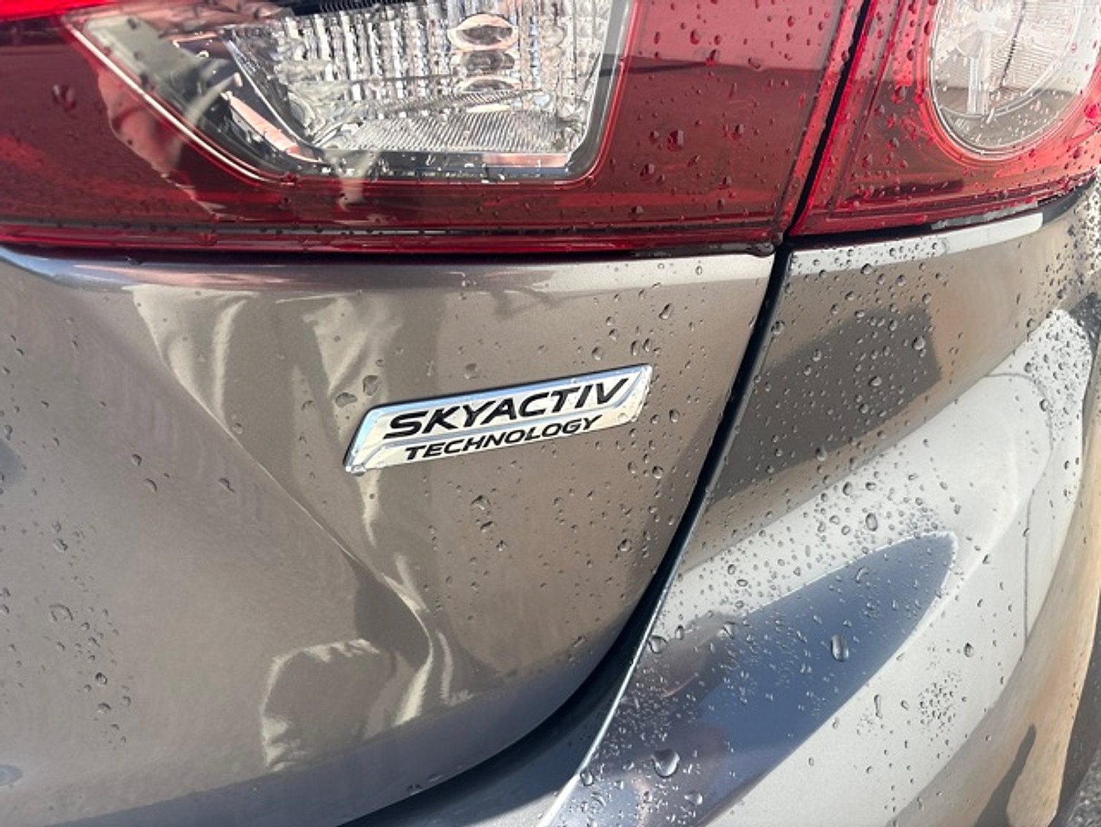Used 2018 MAZDA MAZDA3 Touring FWD image 12