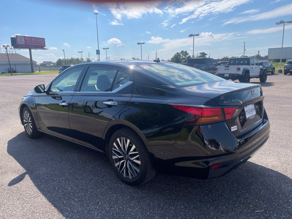Used 2025 Nissan Altima 2.5 SV FWD image 5