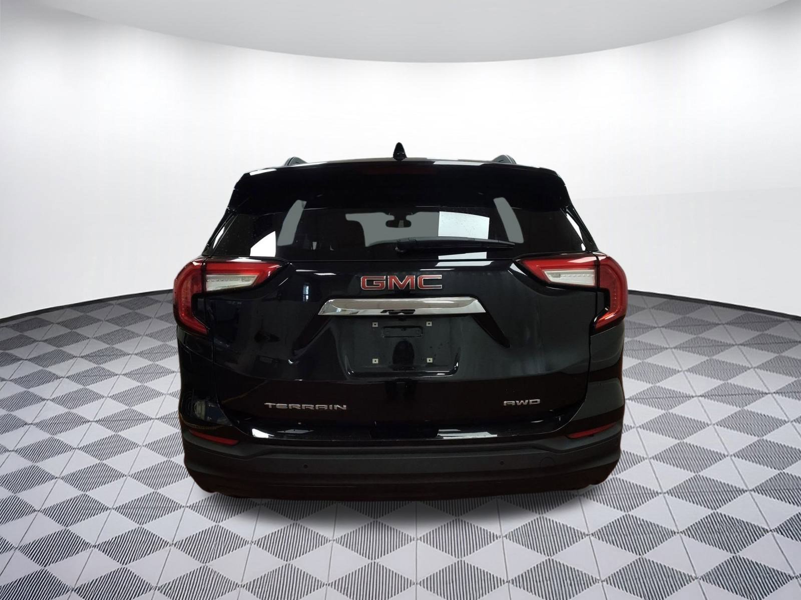 Used 2022 GMC Terrain SLE w/ Driver Convenience Package image 9