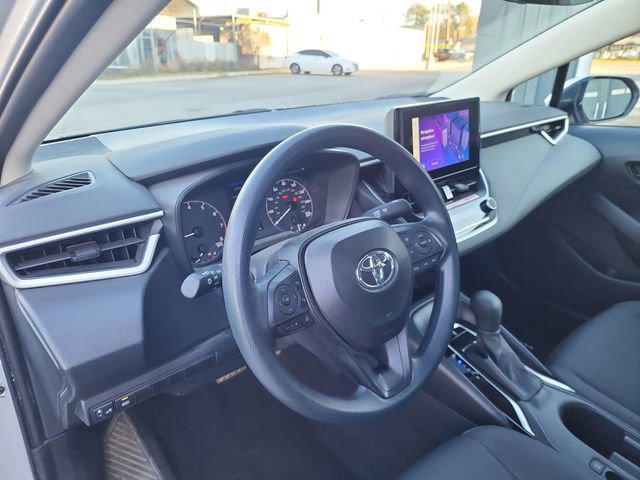 Used 2025 Toyota Corolla LE image 10