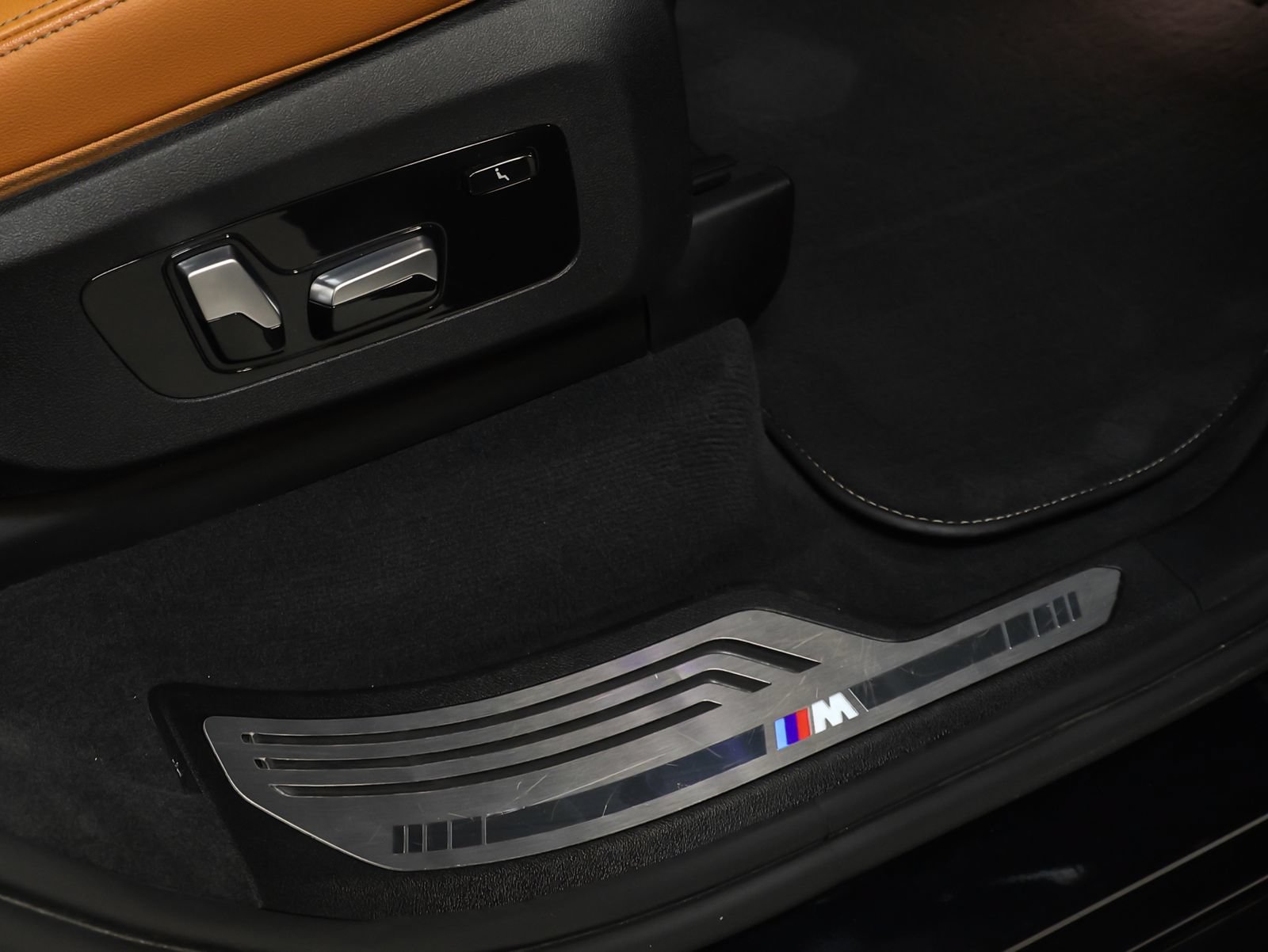 Used 2022 BMW X7 M50i AWD/4WD image 31