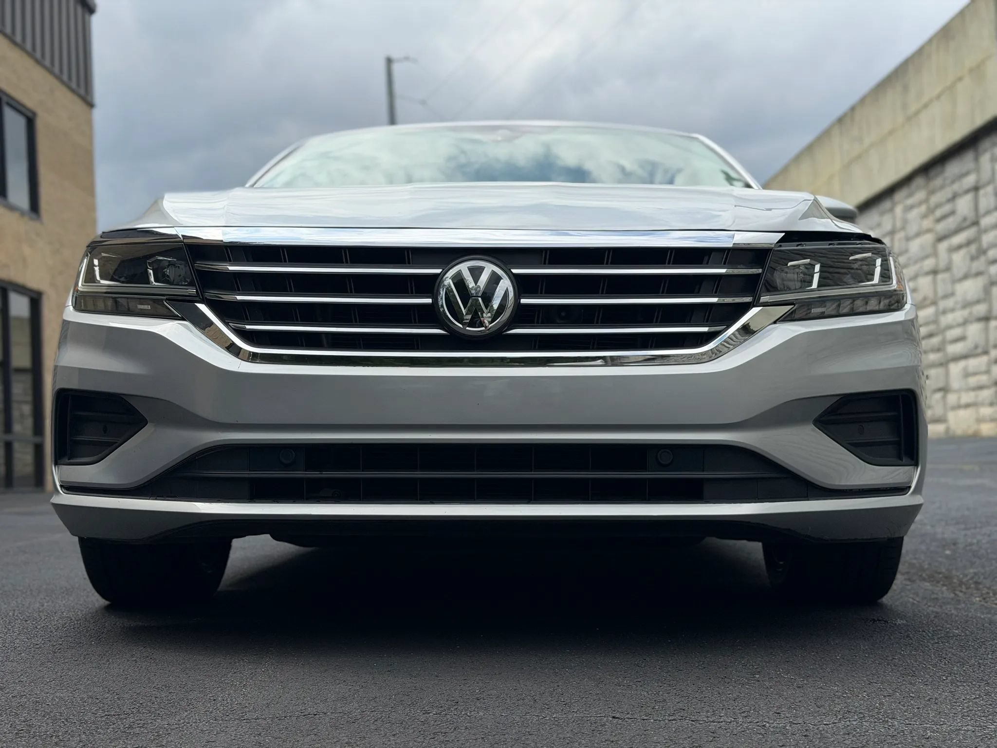 Used 2020 Volkswagen Passat 2.0T SEL FWD image 38
