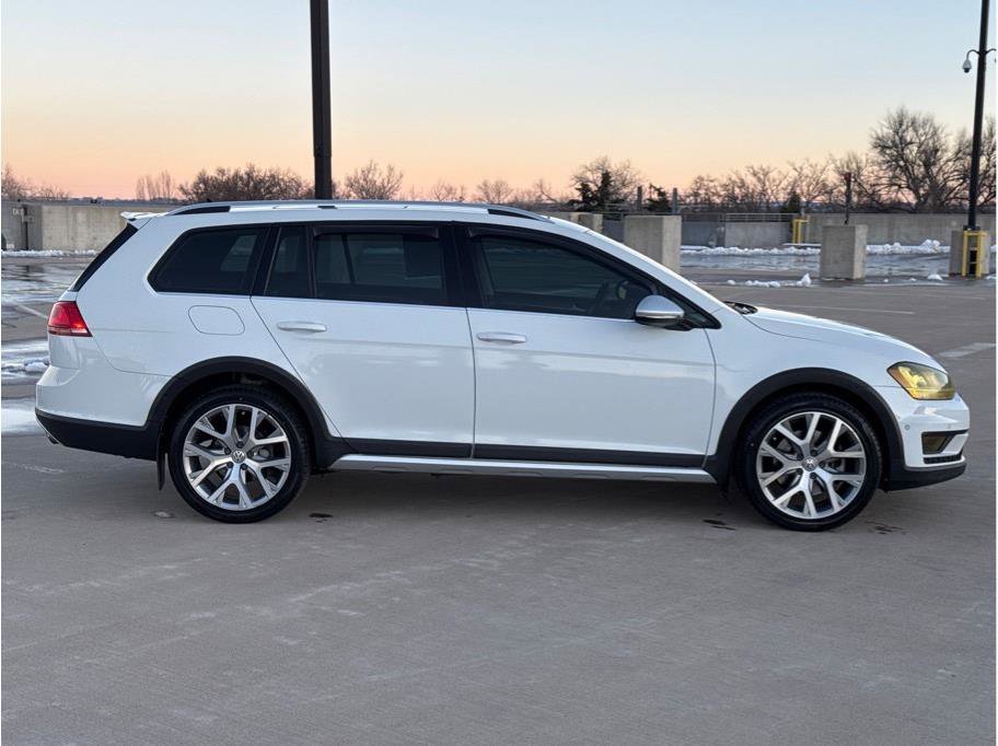 Used 2017 Volkswagen Golf Alltrack SEL AWD/4WD image 9