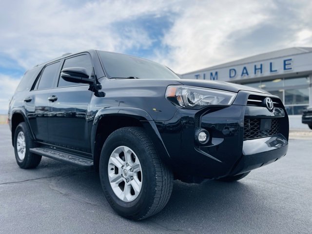 Used 2023 Toyota 4Runner SR5 Premium image 3