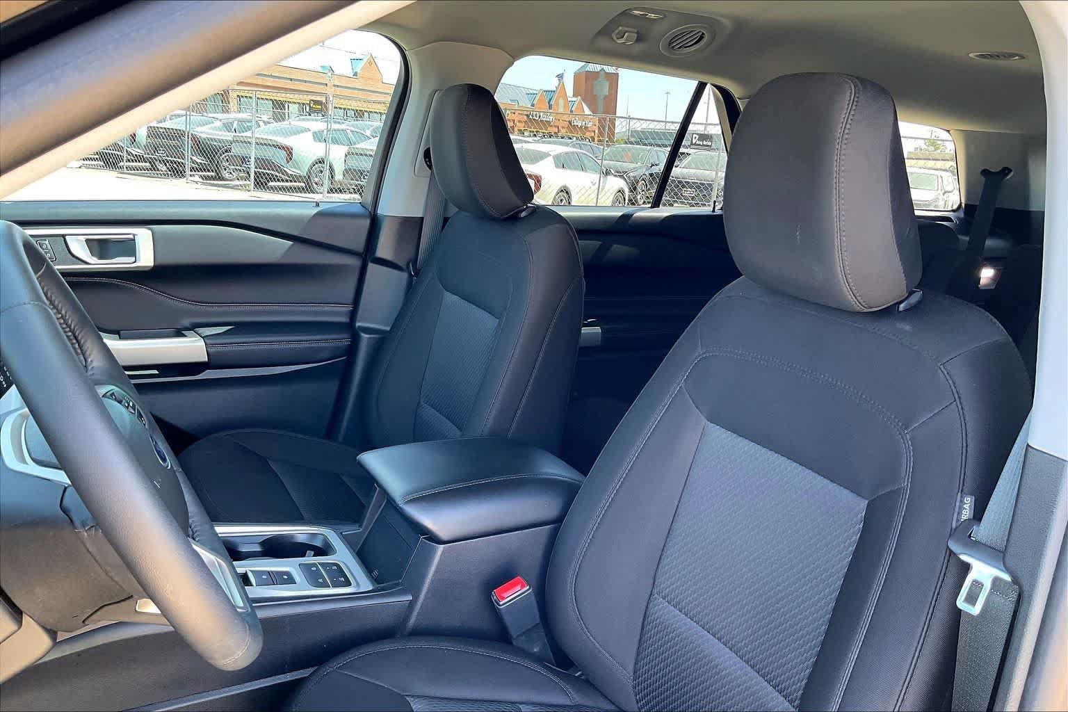 Used 2023 Ford Explorer XLT RWD image 10