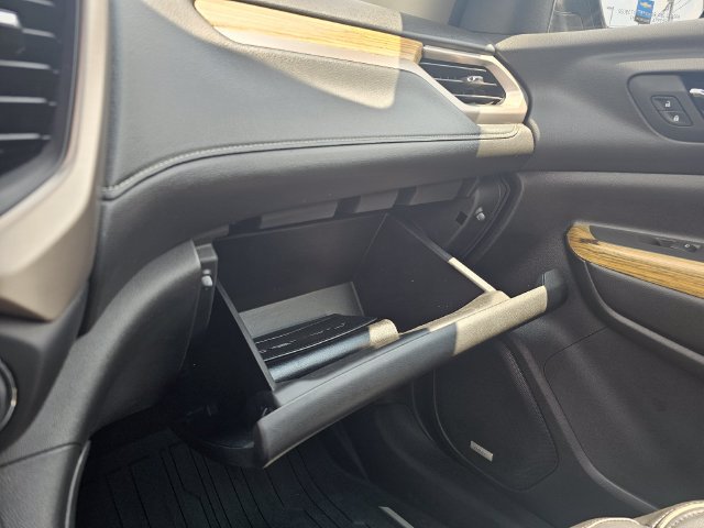 Used 2019 GMC Acadia Denali w/ Technology Package FWD image 25