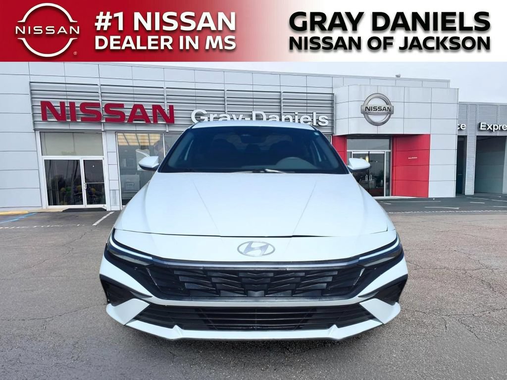 Used 2025 Hyundai Elantra SE FWD video 2