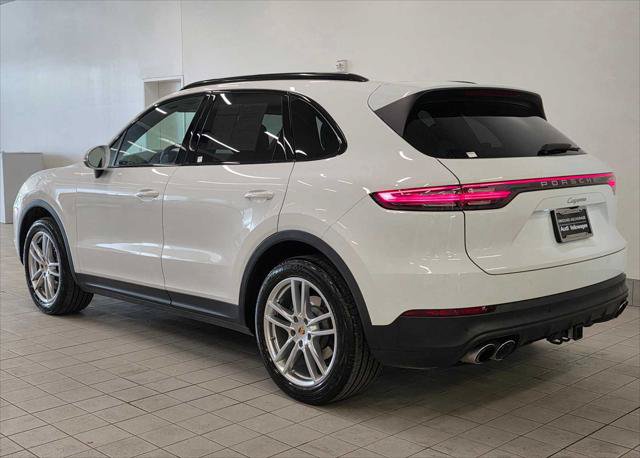 Used 2023 Porsche Cayenne AWD/4WD image 3
