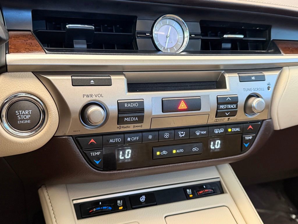 Used 2016 Lexus ES 350 w/ Navigation System Package image 22