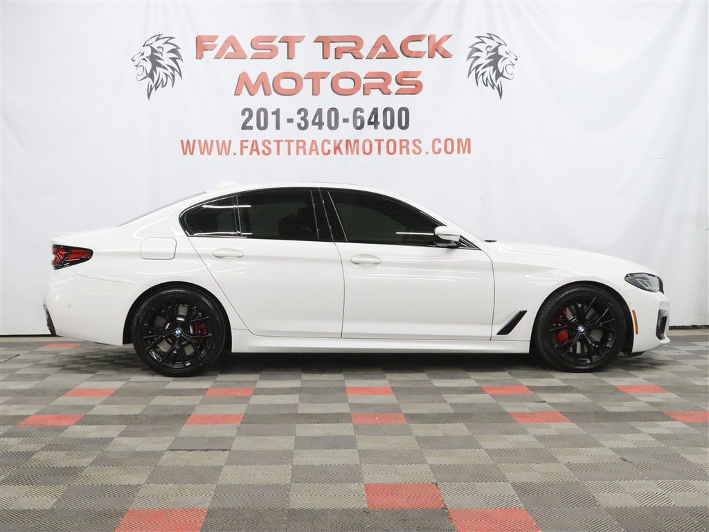 Used 2021 BMW M550i xDrive w/ Executive Package AWD/4WD image 4