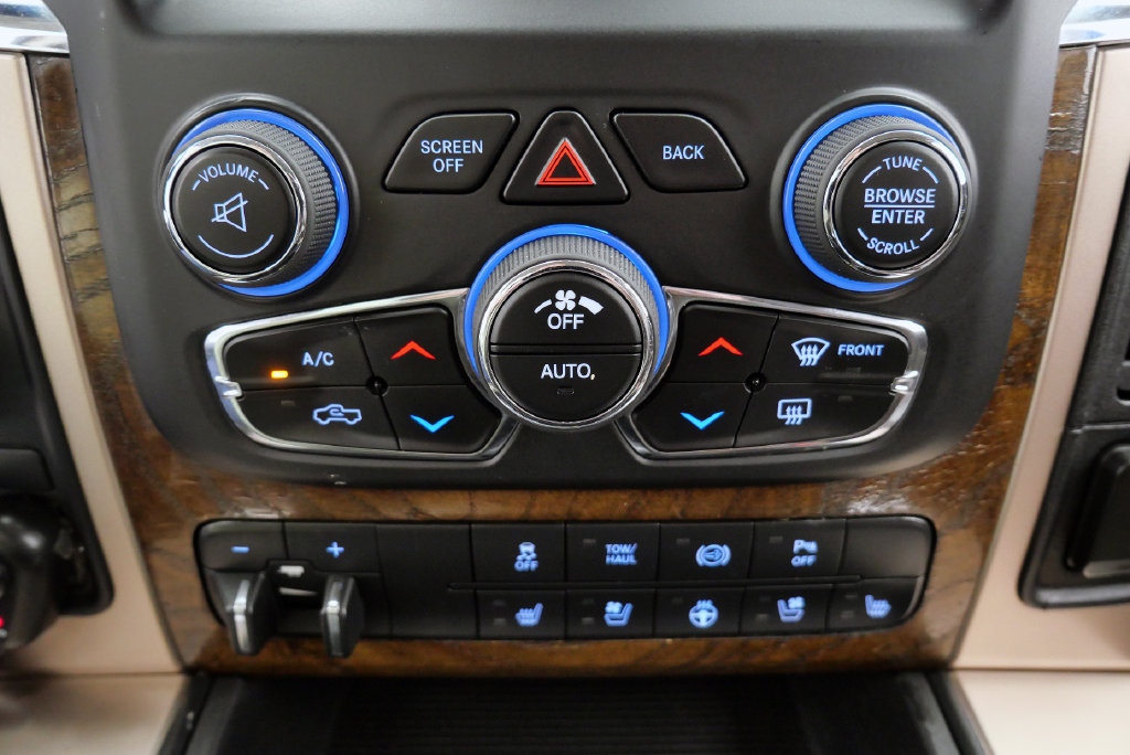 Used 2015 RAM 3500 Laramie Longhorn w/ Convenience Group AWD/4WD image 29