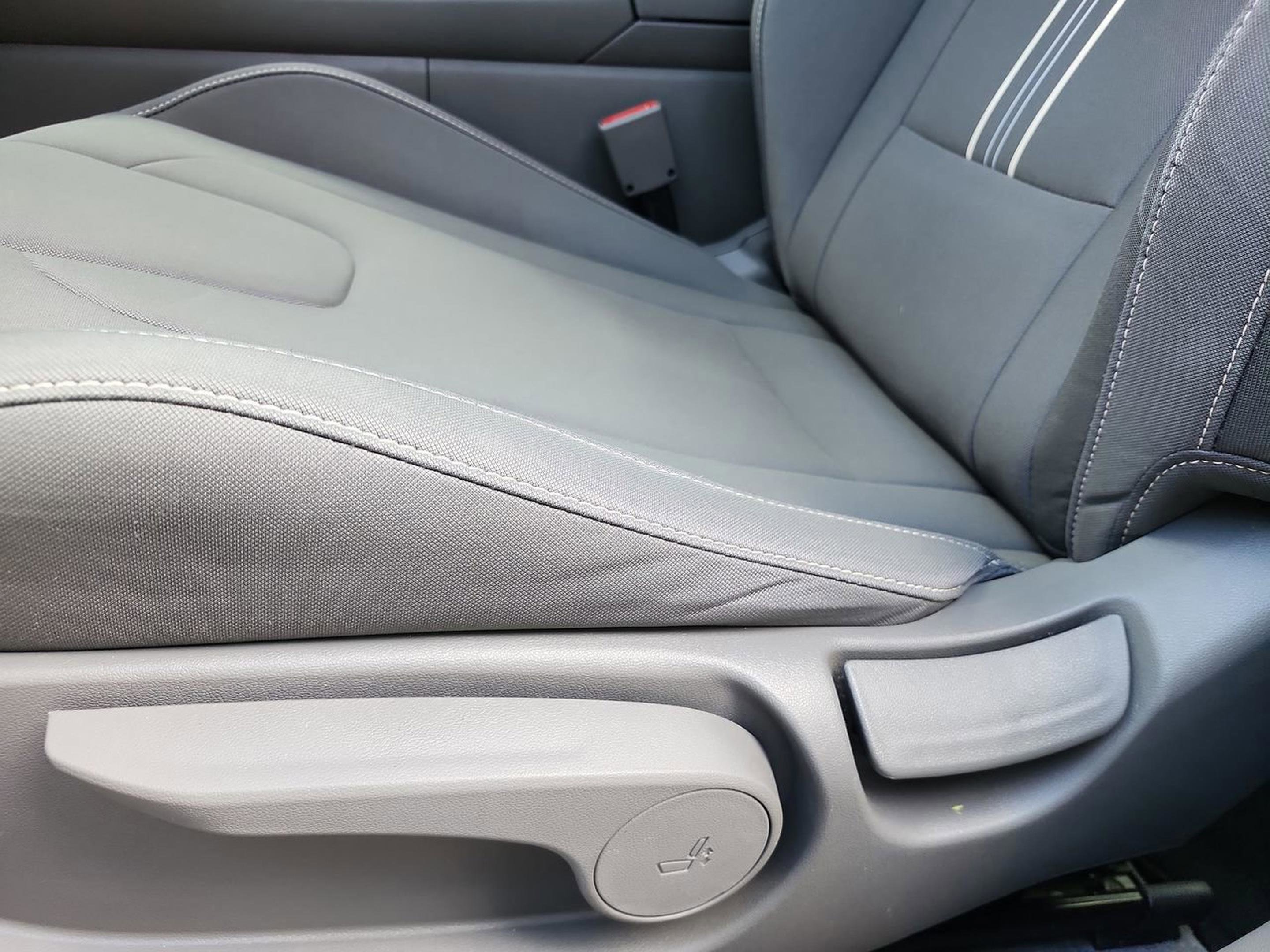 Certified 2024 Hyundai Elantra SEL w/ Convenience Package image 14