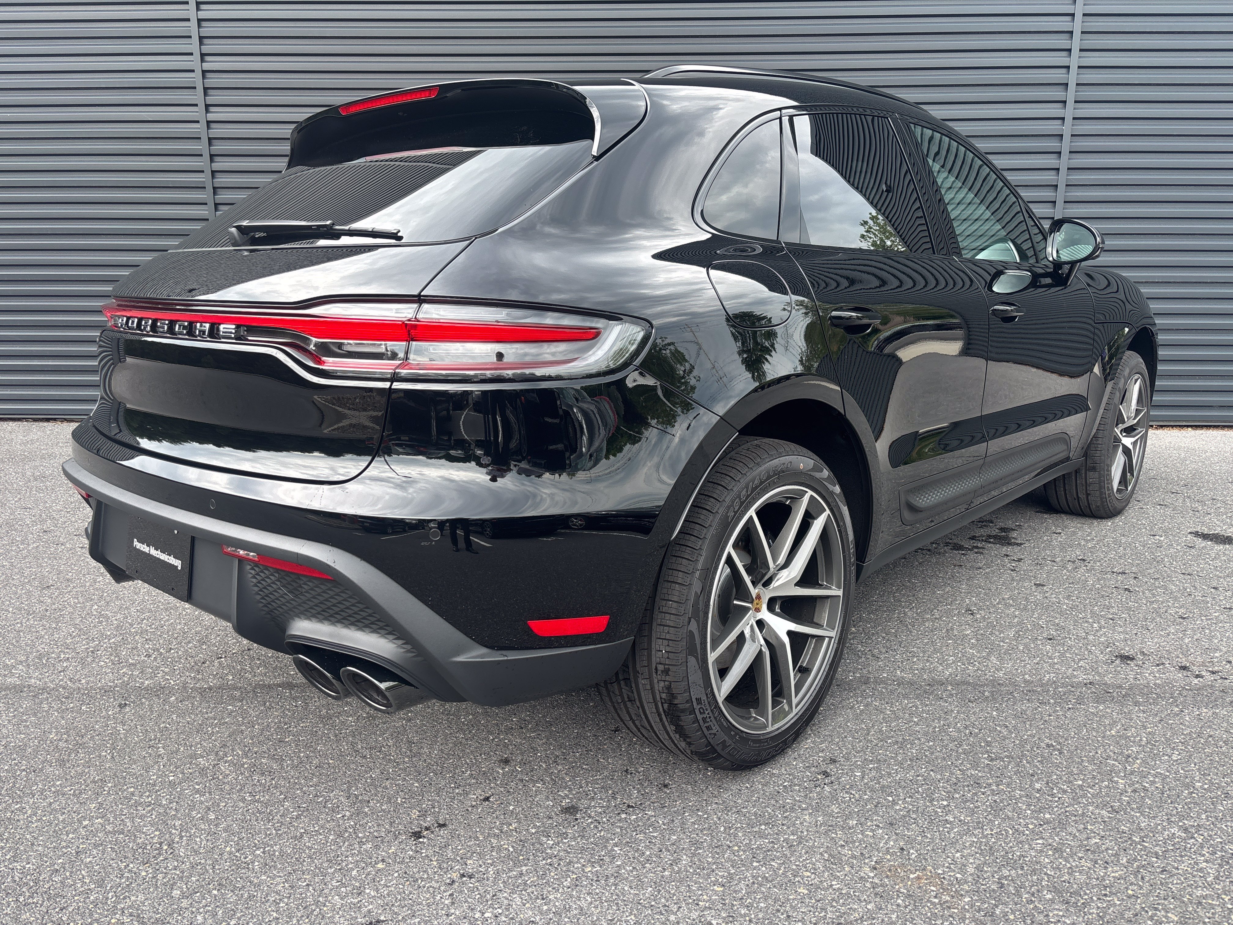 New 2026 Porsche Macan AWD/4WD image 5