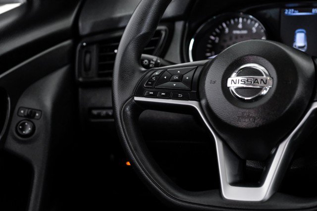 Used 2017 Nissan Rogue S FWD image 12