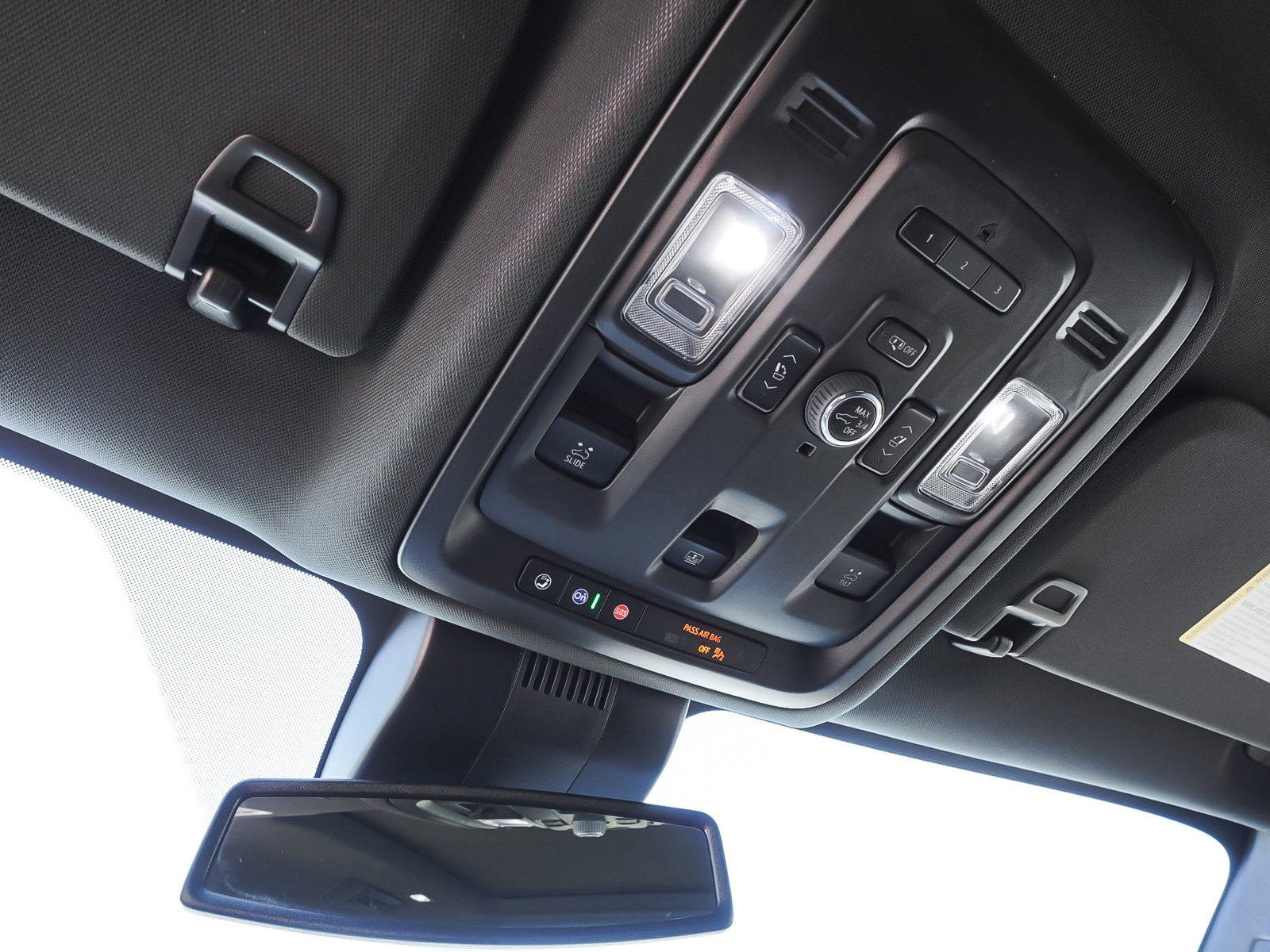 Used 2024 GMC Yukon SLT w/ SLT Luxury Package AWD/4WD image 31