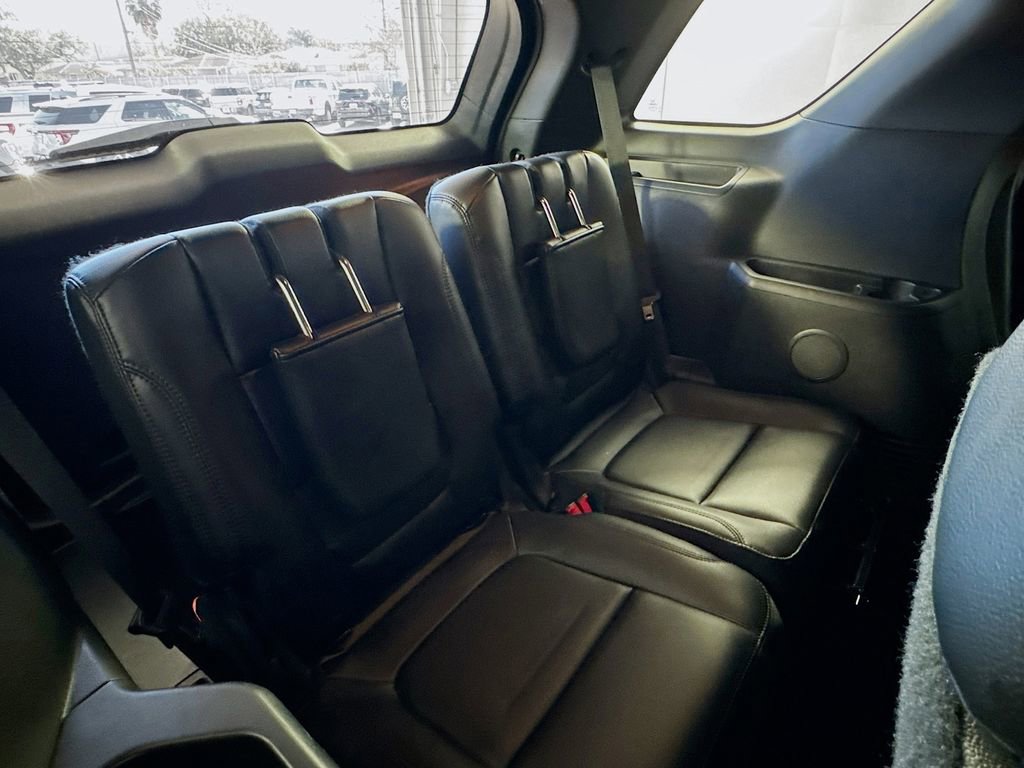 Used 2017 Ford Explorer XLT w/ Equipment Group 202A image 27