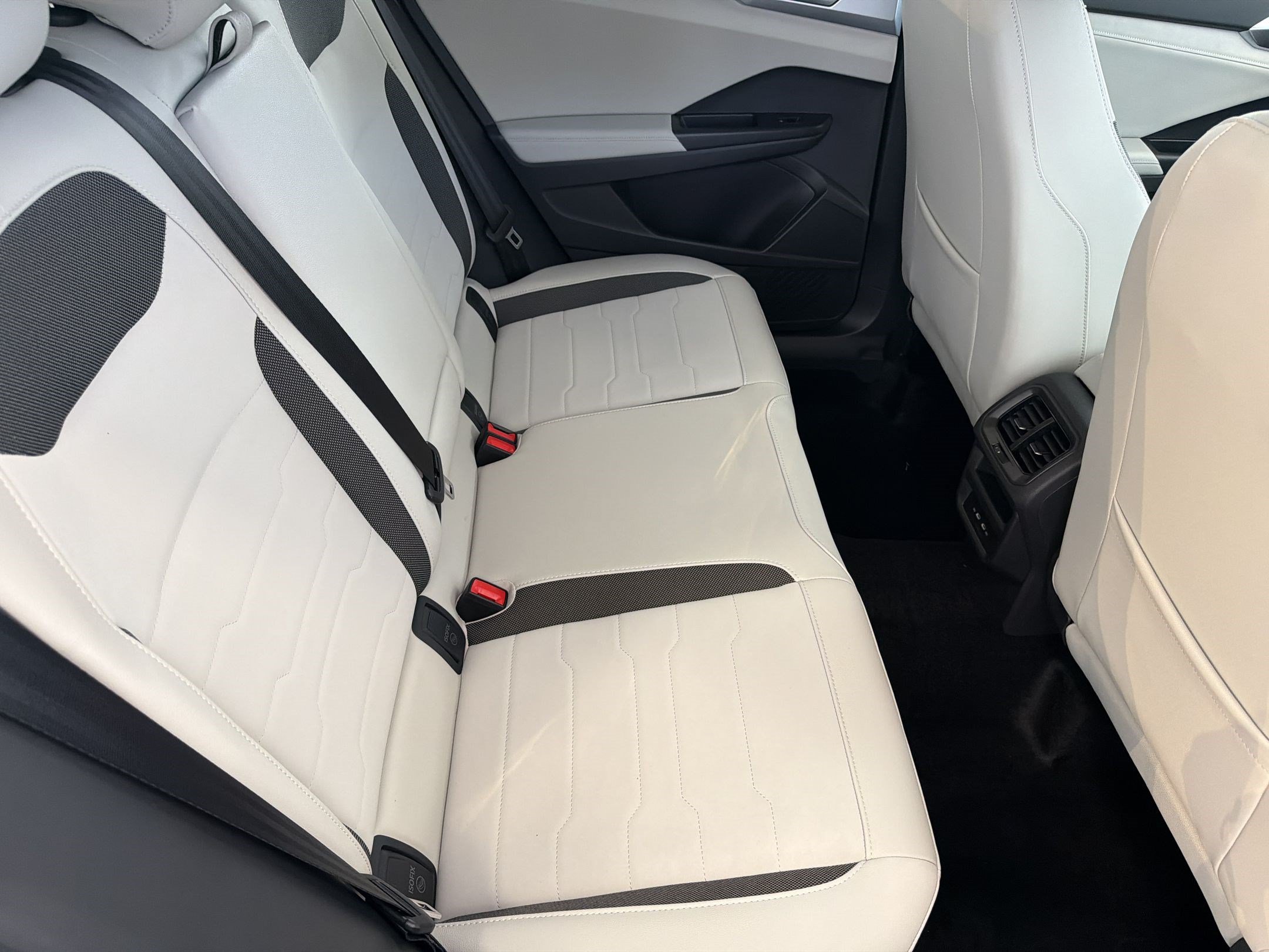 New 2026 Volkswagen Taos SE FWD image 29
