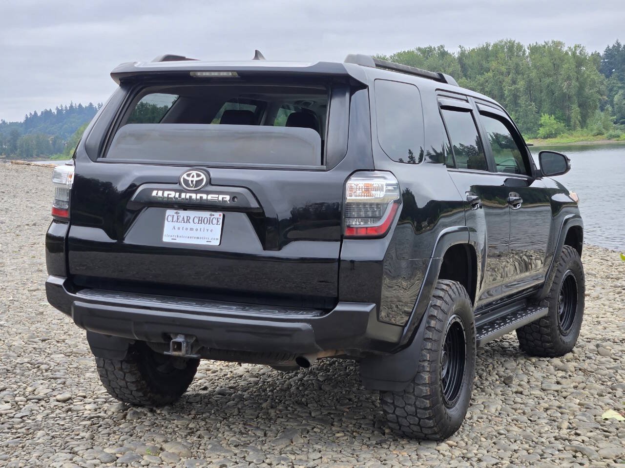 Used 2015 Toyota 4Runner Trail Premium AWD/4WD image 10