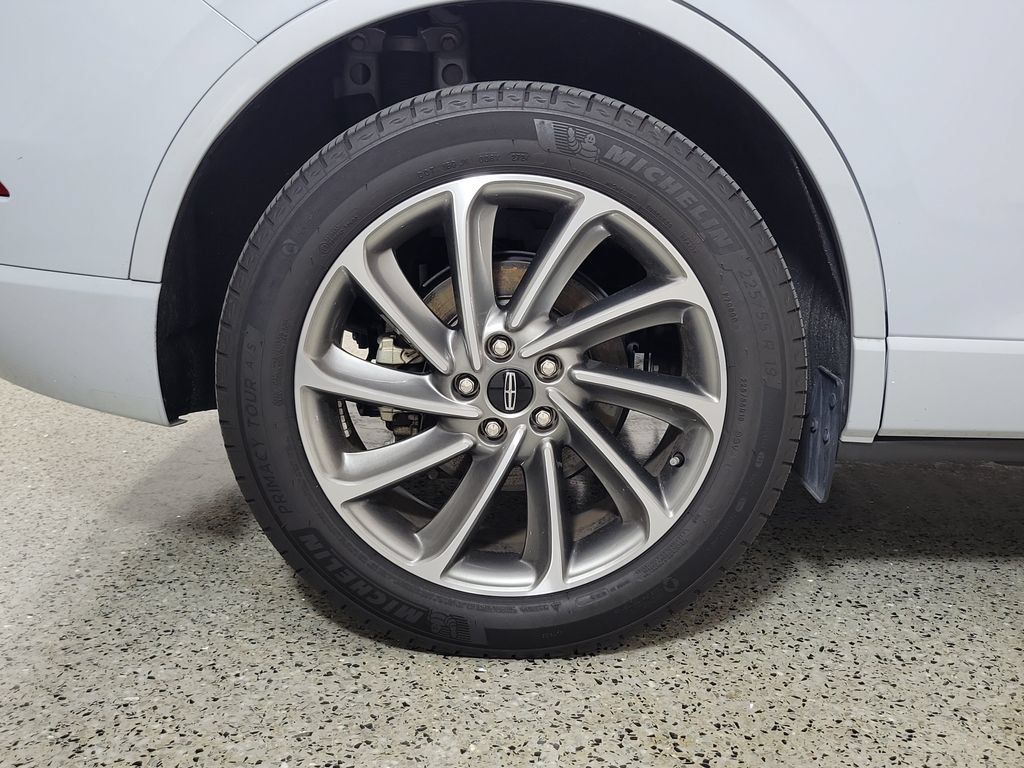 Certified 2025 Lincoln Corsair Grand Touring AWD/4WD image 5