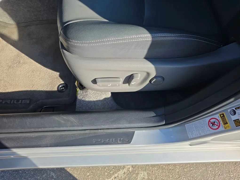 Used 2014 Toyota Prius Four w/ Solar Roof Package FWD image 34