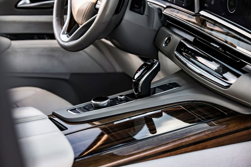 Used 2023 Cadillac Escalade Sport Platinum w/ LPO, ONYX Package image 39