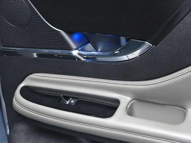 Used 2023 Lincoln Corsair Reserve image 33