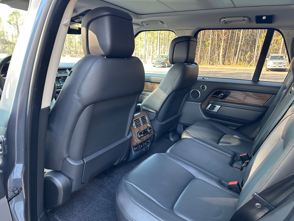 Used 2020 Land Rover Range Rover HSE image 17