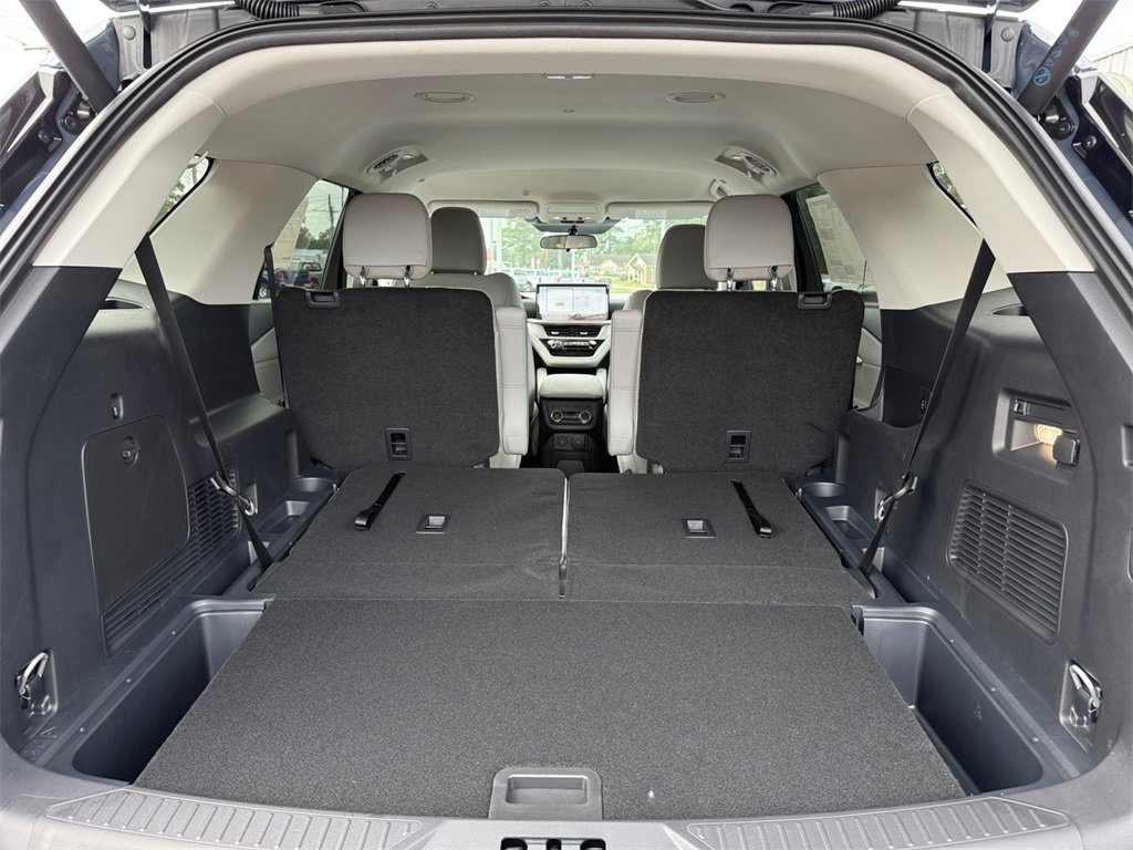 New 2025 Ford Explorer Active w/ Active Comfort Package image 16