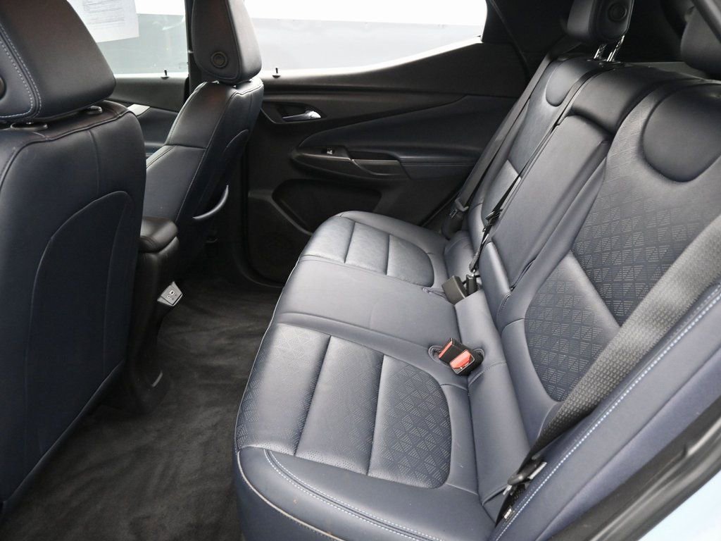 Used 2022 Chevrolet Bolt EUV LT w/ Convenience Package FWD image 25