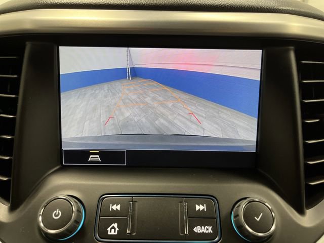 Used 2023 GMC Acadia SLE image 10