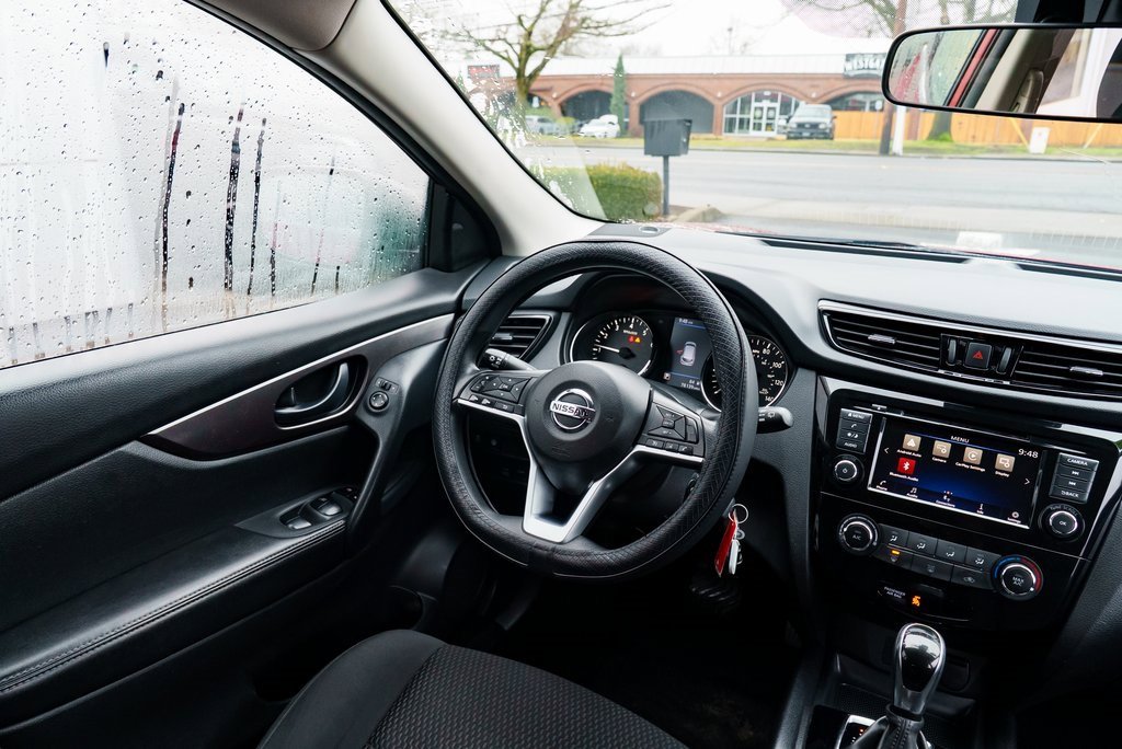 Used 2021 Nissan Rogue Sport S image 11