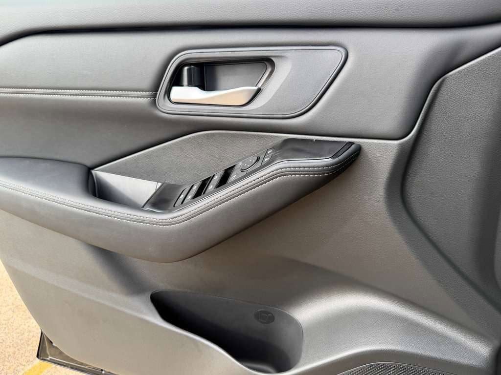 New 2026 Nissan Rogue Dark Armor FWD image 19