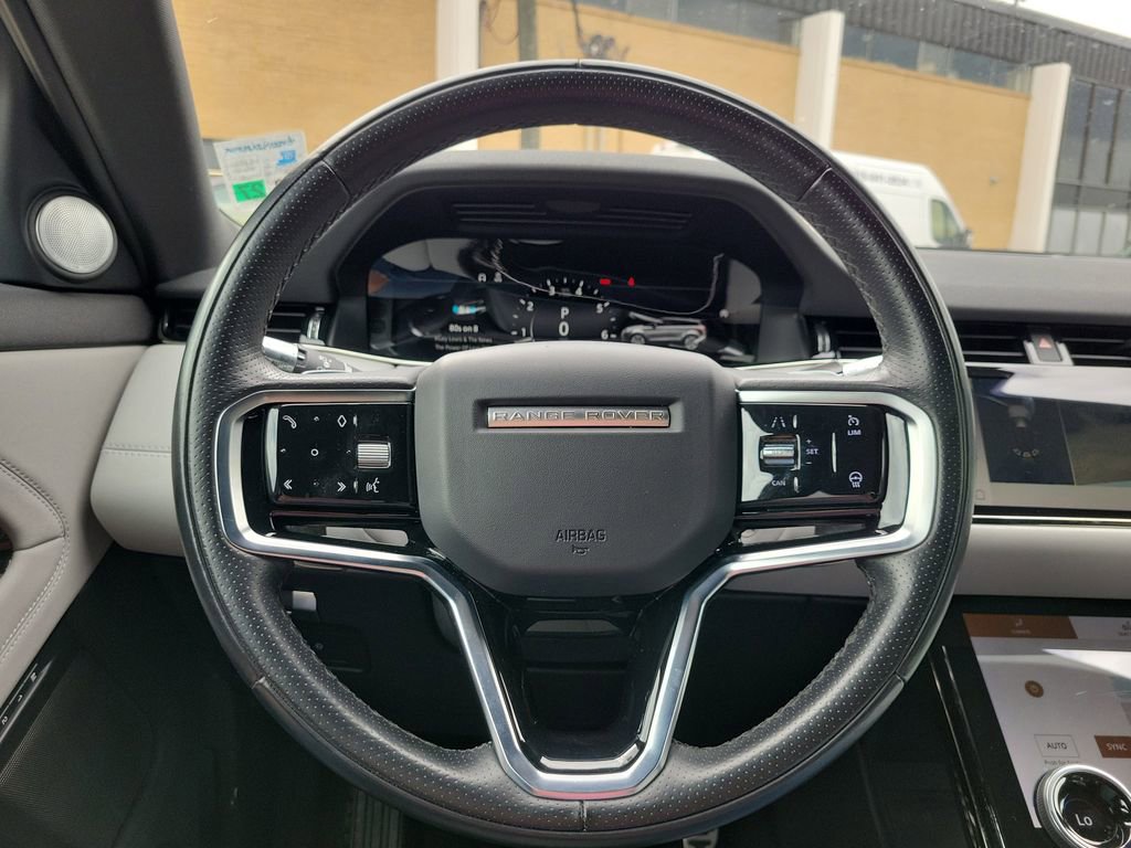 Used 2022 Land Rover Range Rover Evoque R-Dynamic SE image 17