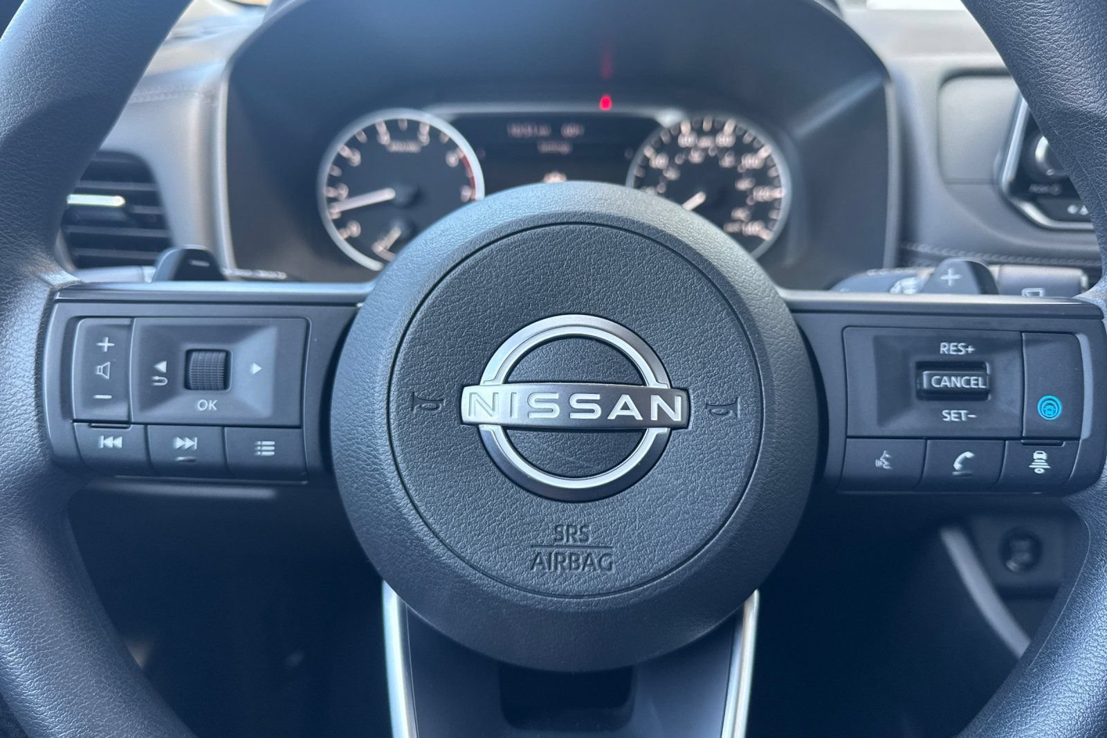 Used 2024 Nissan Rogue SV AWD/4WD image 23