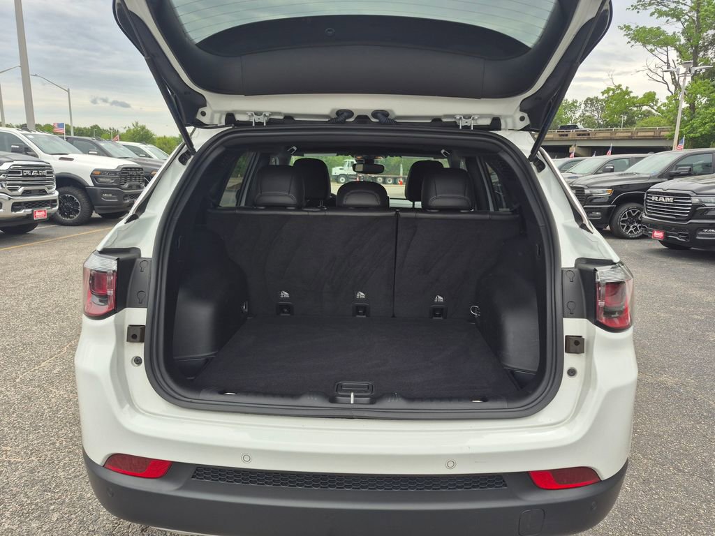 Used 2023 Jeep Compass Limited w/ Elite Group AWD/4WD image 12