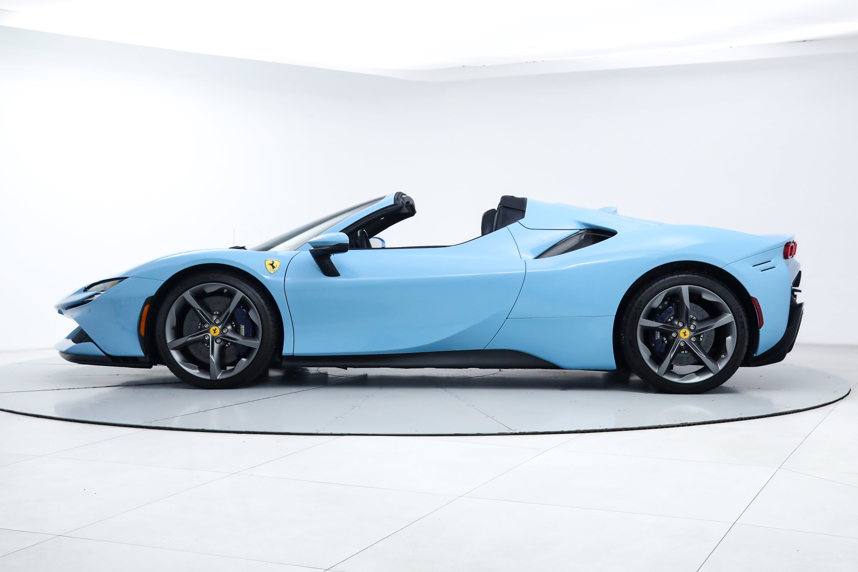 Certified 2023 Ferrari SF90 Spider AWD/4WD image 4