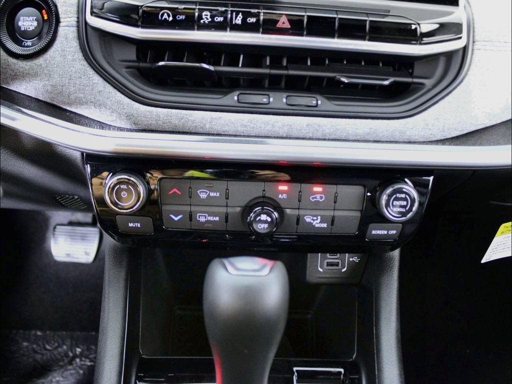 New 2025 Jeep Compass Latitude AWD/4WD image 20