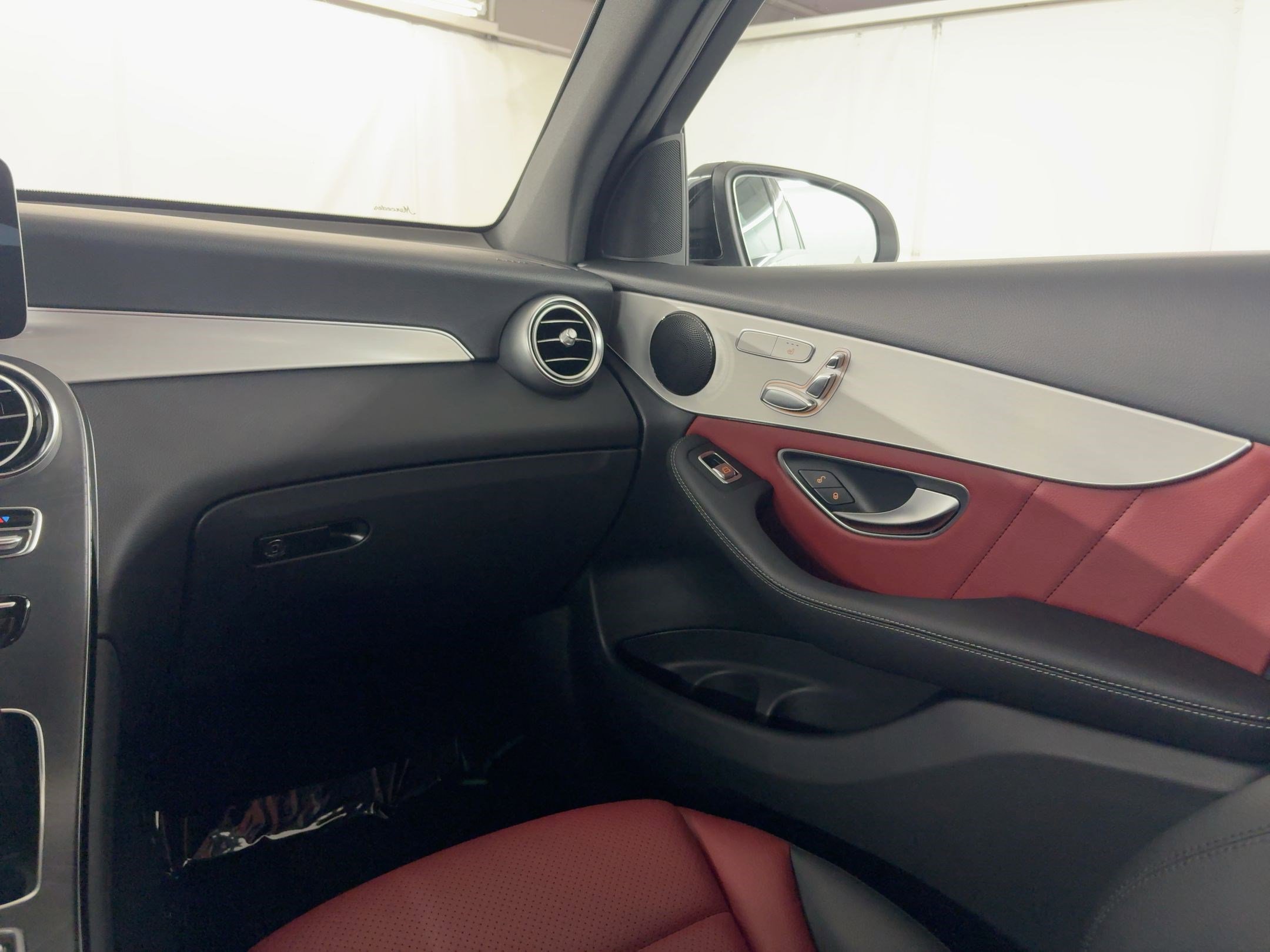 Certified 2022 Mercedes-Benz GLC 300 image 29