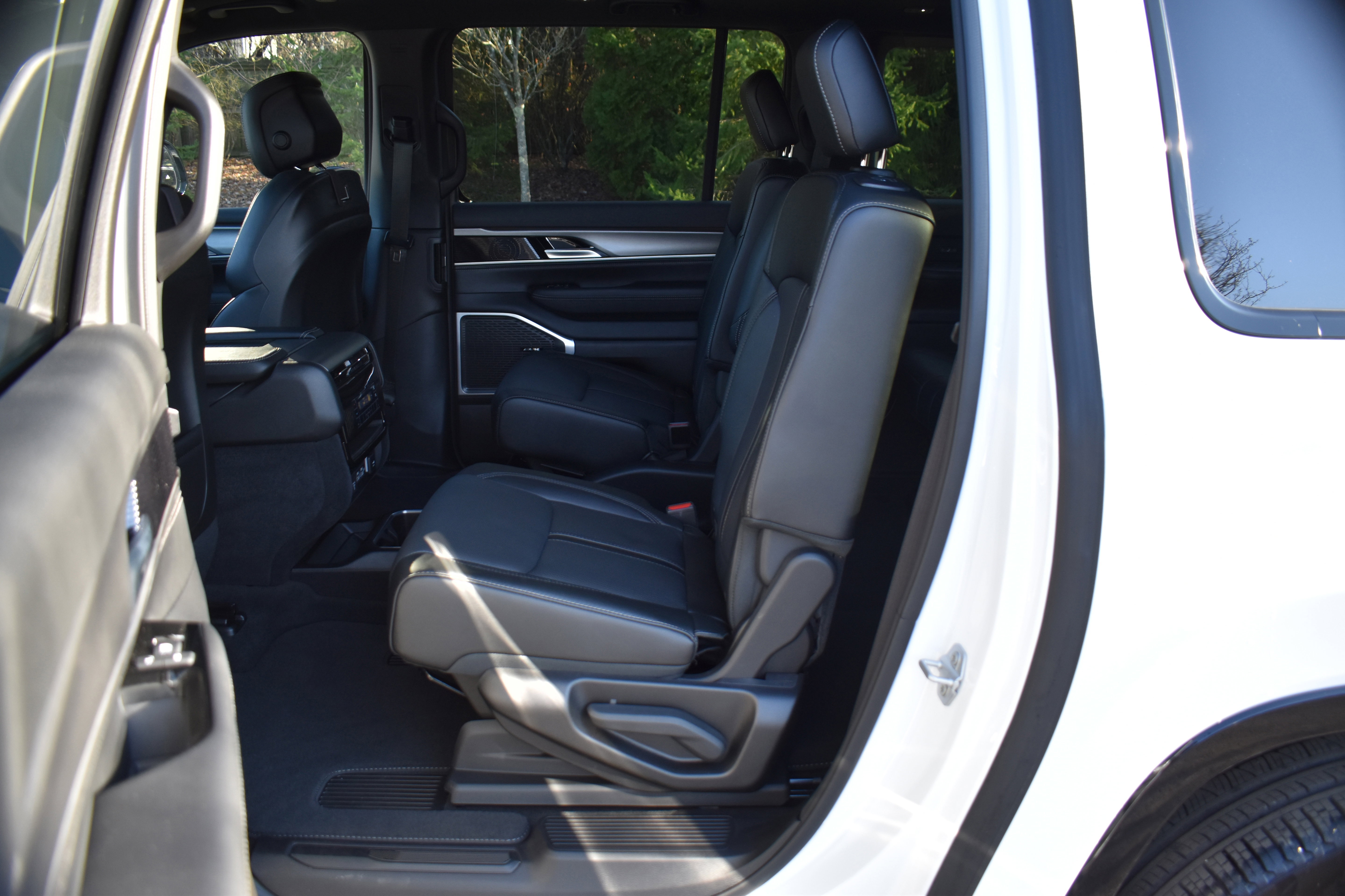 Used 2025 Jeep Wagoneer L Series II w/ Premium Group I image 21