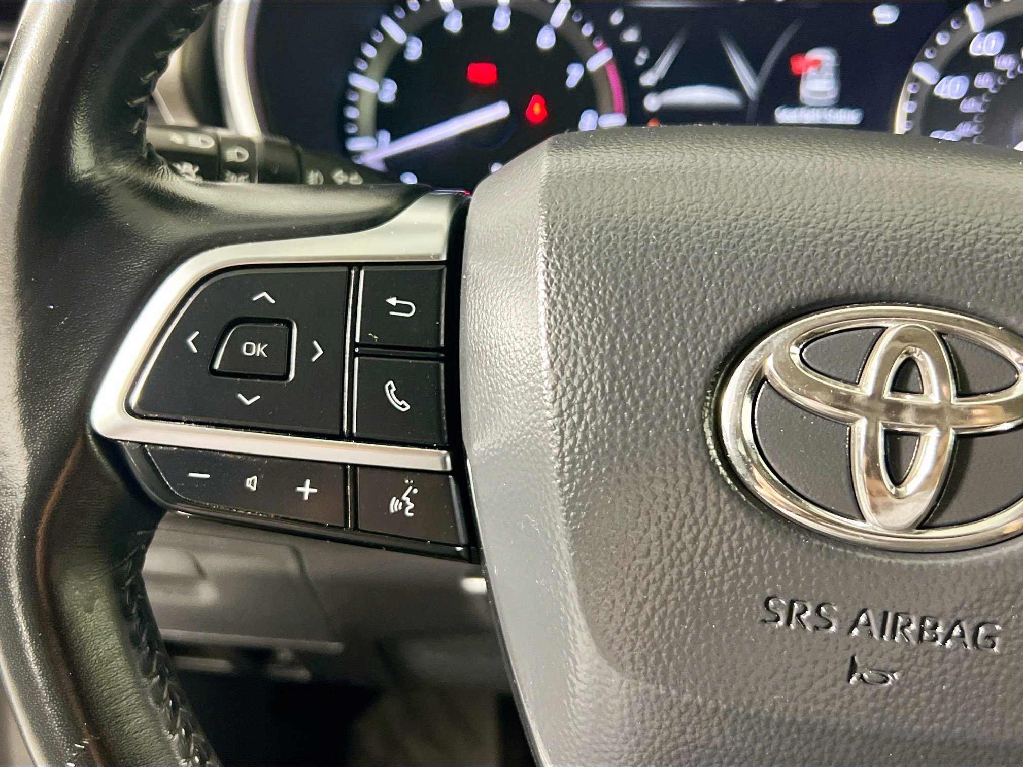 Used 2021 Toyota Highlander XLE FWD image 18