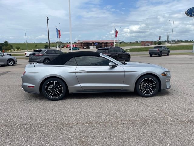 Used 2022 Ford Mustang Premium image 4