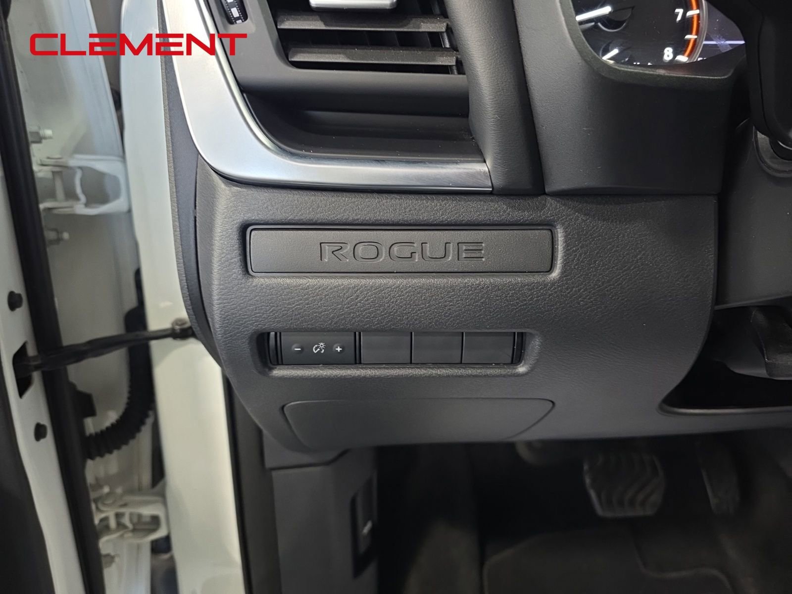 Used 2021 Nissan Rogue S image 12