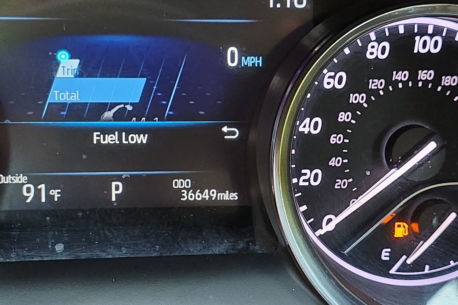 Used 2020 Toyota Camry XLE image 23