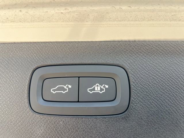 New 2026 Volvo XC90 B6 Ultra w/ Protection Package image 28