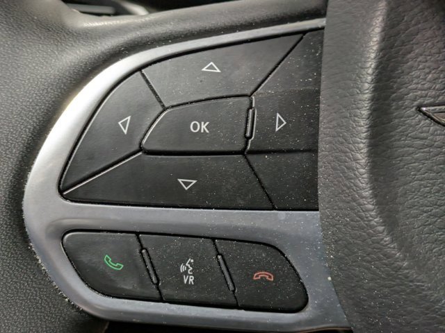 Used 2023 Chrysler Voyager LX image 21